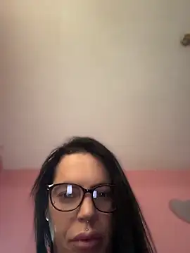 Snapshot of DIRTY_PAISLEY_X chatting on 05.18.26 DIRTY PAISLEY X online show from 05.18.26