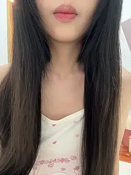 Snapshot of qiqi_x chatting on 06.27.26 qiqi x online show from 06.27.26