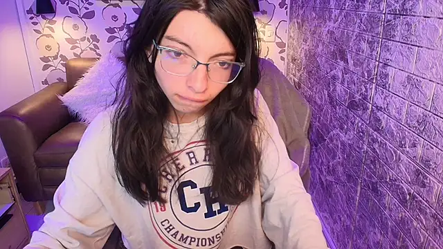 alllyson  online show from 10.03.25