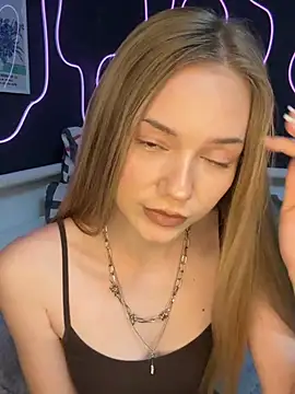 MilaMoone online show from 02.08.26