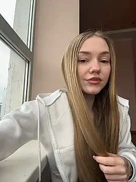 MilaMoone online show from 03.05.26