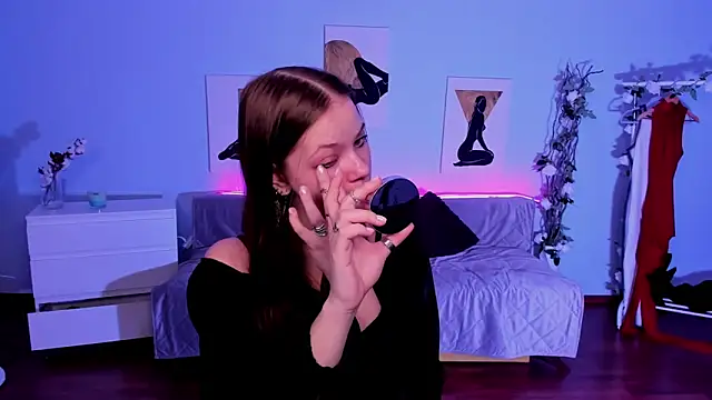 BetsyKiss online show from 04.07.26