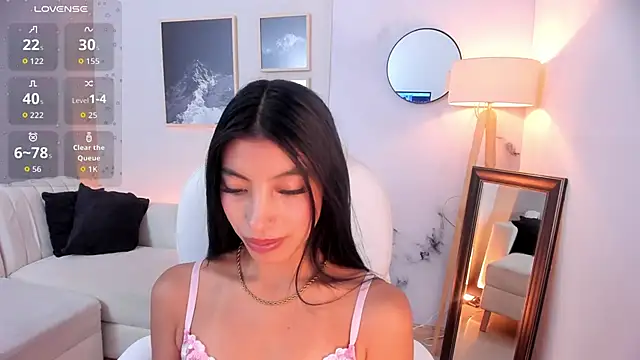 Tiffany Low online show from 03.23.26