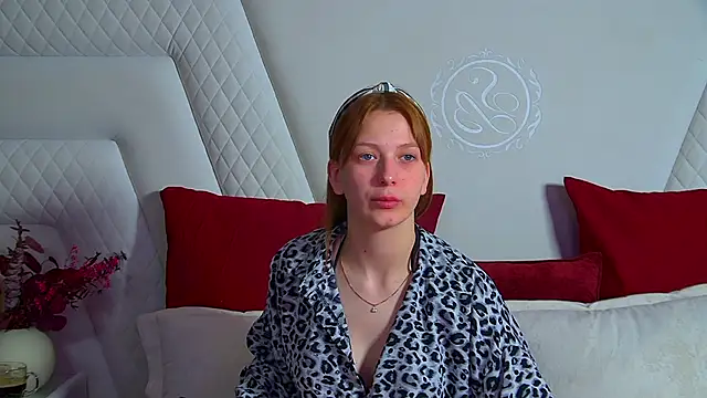 BeatriceBinoche online show from 11.17.25