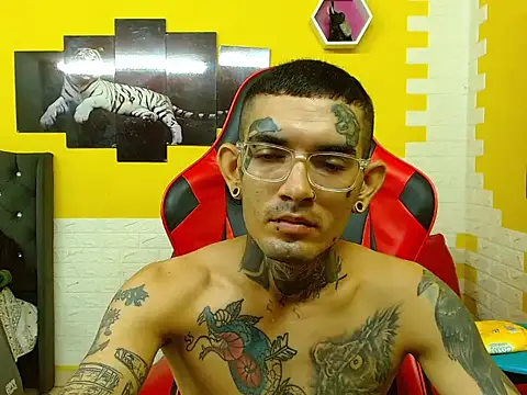 boy tatto777 online show from 09.19.25