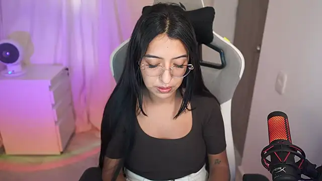 Snapshot of Valerygomez02 chatting on 10.08.25 Valerygomez02 online show from 10.08.25