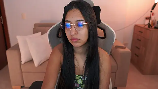 Snapshot of Valerygomez02 chatting on 03.08.26 Valerygomez02 online show from 03.08.26