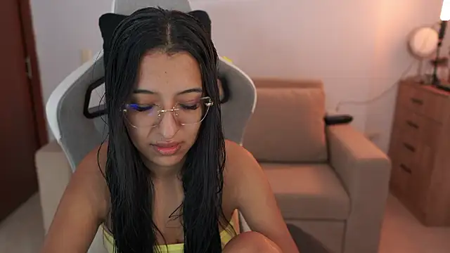 Snapshot of Valerygomez02 chatting on 03.10.26 Valerygomez02 online show from 03.10.26