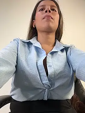 Snapshot of EMILIIA_RICHTER__ chatting on 05.08.26 EMILIIA RICHTER online show from 05.08.26