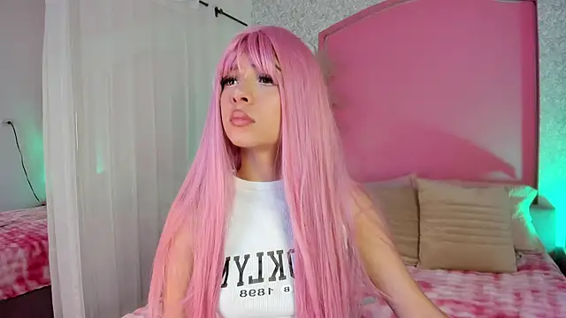 Peytonn Monroe online show from 02.10.26