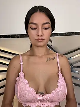 Snapshot of MiaKane99 chatting on 01.18.26 MiaKane99 online show from 01.18.26