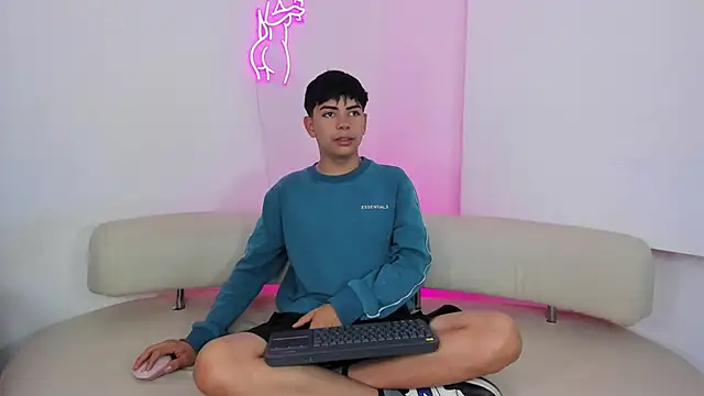 Peter chase online show from 10.04.25