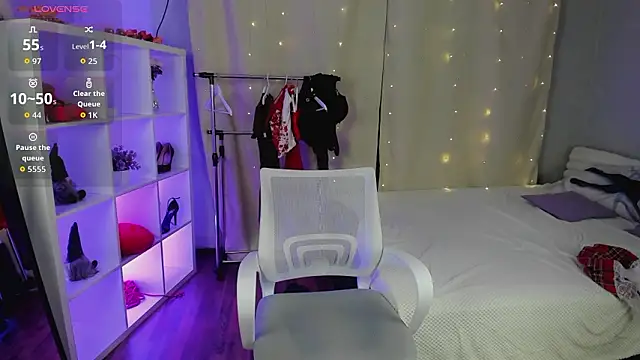 Snapshot of VikkyJane chatting on 02.20.26 VikkyJane online show from 02.20.26