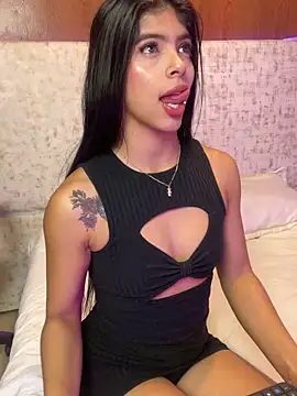 Snapshot of Ambersfoxx chatting on 11.04.25 Ambersfoxx online show from 11.04.25