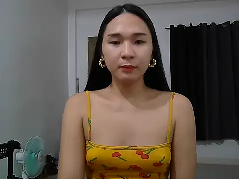 Snapshot of cumslut_selena69 chatting on 05.10.26 cumslut selena69 online show from 05.10.26