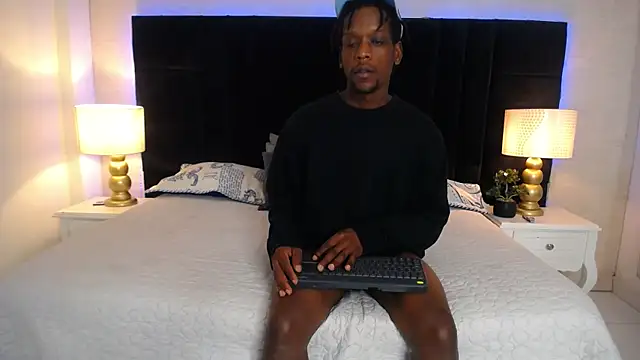 Snapshot of SkylerBigxxx chatting on 06.04.26 SkylerBigxxx online show from 06.04.26