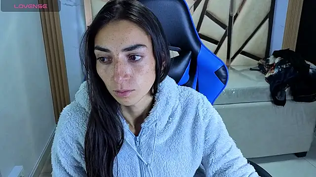 Snapshot of Maily_a_ chatting on 02.17.26 Maily a online show from 02.17.26