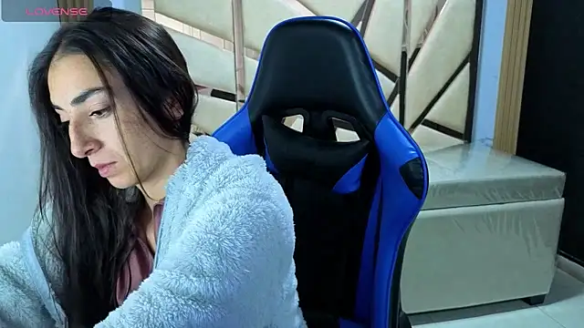 Snapshot of Maily_a_ chatting on 02.18.26 Maily a online show from 02.18.26