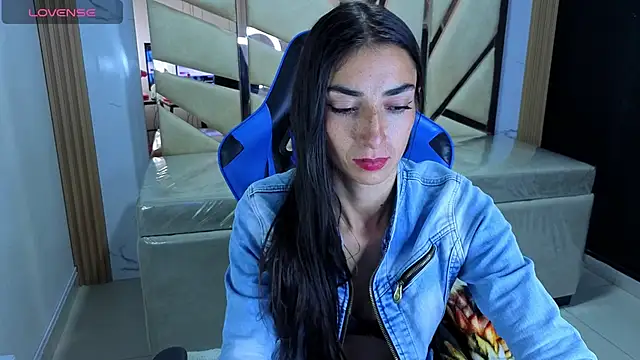 Snapshot of Maily_a_ chatting on 02.22.26 Maily a online show from 02.22.26