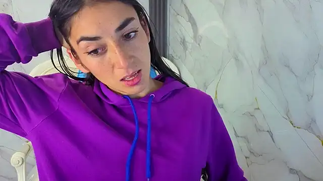 Snapshot of Maily_a_ chatting on 02.25.26 Maily a online show from 02.25.26