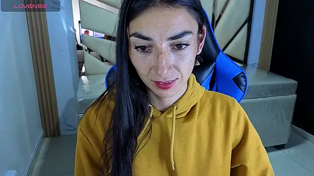 Snapshot of Maily_a_ chatting on 02.27.26 Maily a online show from 02.27.26