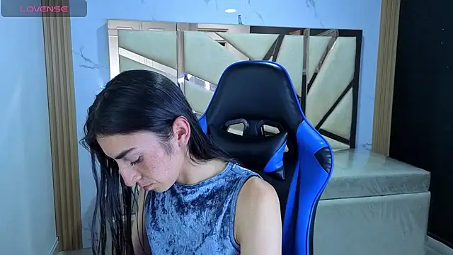 Snapshot of Maily_a_ chatting on 02.28.26 Maily a online show from 02.28.26