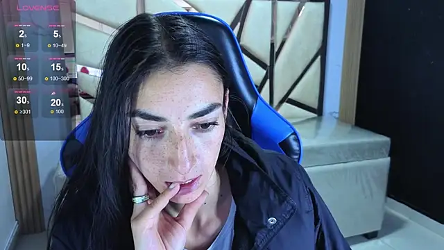 Snapshot of Maily_a_ chatting on 03.14.26 Maily a online show from 03.14.26