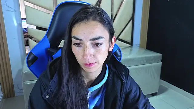 Snapshot of Maily_a_ chatting on 03.20.26 Maily a online show from 03.20.26