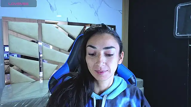 Snapshot of Maily_a_ chatting on 04.08.26 Maily a online show from 04.08.26