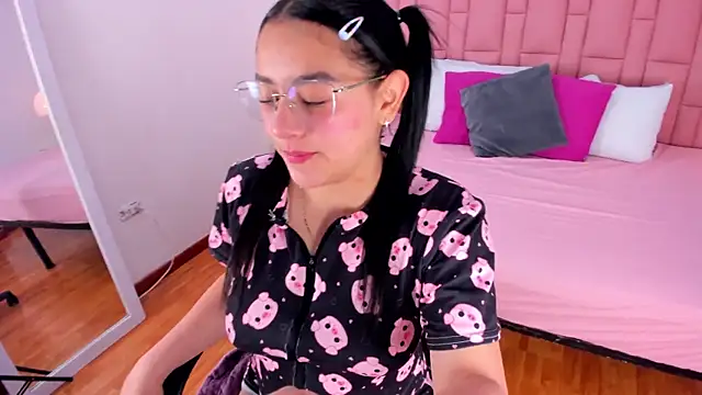 Amy Ferreira online show from 12.21.25