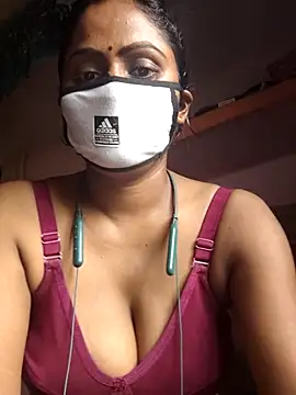 Snapshot of Jasmine_Januja chatting on 10.07.25 Jasmine Januja online show from 10.07.25