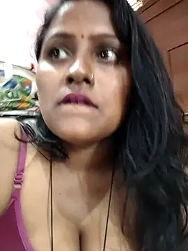 Snapshot of Jasmine_Januja chatting on 05.06.26 Jasmine Januja online show from 05.06.26
