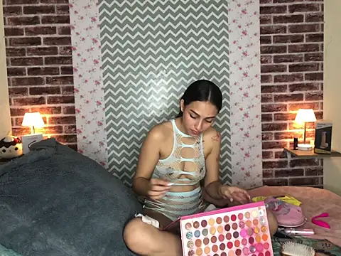 KaMila M00N online show from 10.08.25