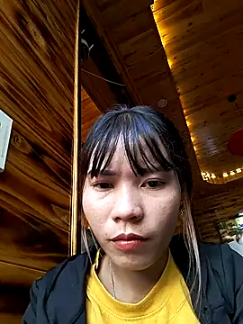 Snapshot of linhkem-cute chatting on 09.21.25 linhkem-cute online show from 09.21.25