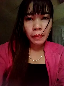 Snapshot of linhkem-cute chatting on 11.18.25 linhkem-cute online show from 11.18.25