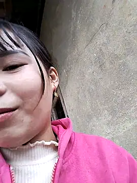 Snapshot of linhkem-cute chatting on 11.19.25 linhkem-cute online show from 11.19.25