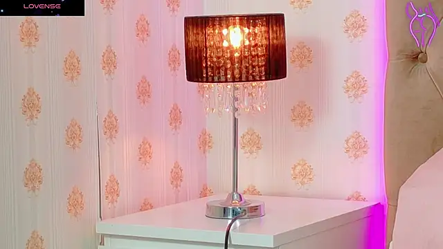 CoraVex online show from 10.10.25