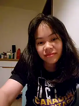 Snapshot of CicumBae chatting on 10.20.25 CicumBae online show from 10.20.25