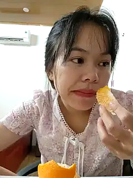 Snapshot of CicumBae chatting on 10.23.25 CicumBae online show from 10.23.25