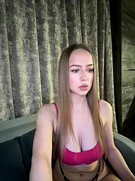 MissOyee online show from 11.29.25