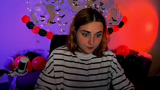 casey meow  online show from 10.27.25