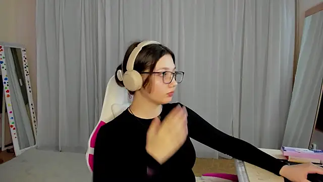 CarolKitty online show from 11.03.25