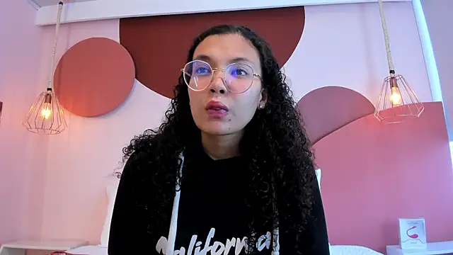 SweetStarr  online show from 09.25.25