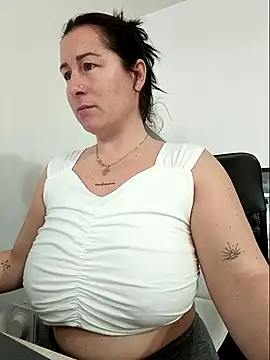 bichota85 online show from 02.08.26