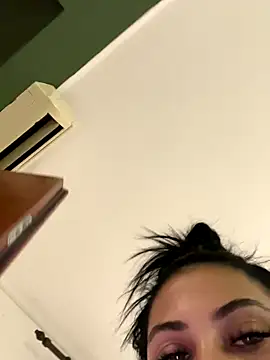 Snapshot of Sweet_Lya09 chatting on 10.17.25 Sweet Lya09 online show from 10.17.25