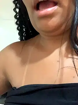 Snapshot of mii_ysaa chatting on 11.15.25 mii ysaa online show from 11.15.25