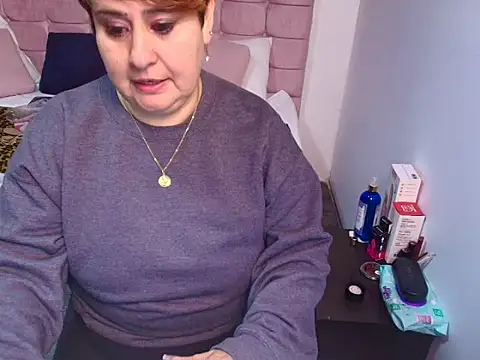 Snapshot of Sasharosee2 chatting on 09.18.25 Sasharosee2 online show from 09.18.25