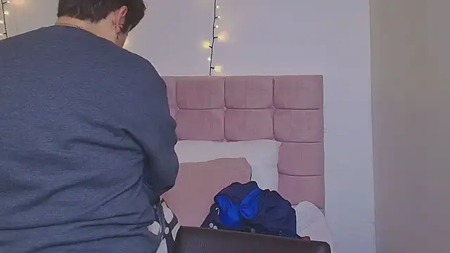 Snapshot of Sasharosee2 chatting on 09.19.25 Sasharosee2 online show from 09.19.25