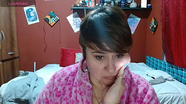 Snapshot of Sasharosee2 chatting on 10.08.25 Sasharosee2 online show from 10.08.25