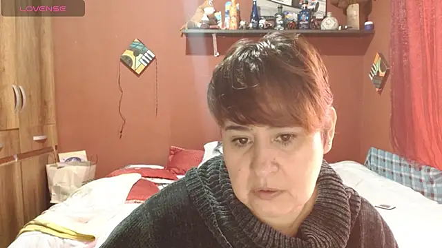 Snapshot of Sasharosee2 chatting on 10.27.25 Sasharosee2 online show from 10.27.25